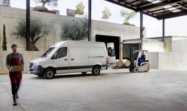 Exteriér auta Mercedes-Benz Sprinter na dlhodobý prenájom.