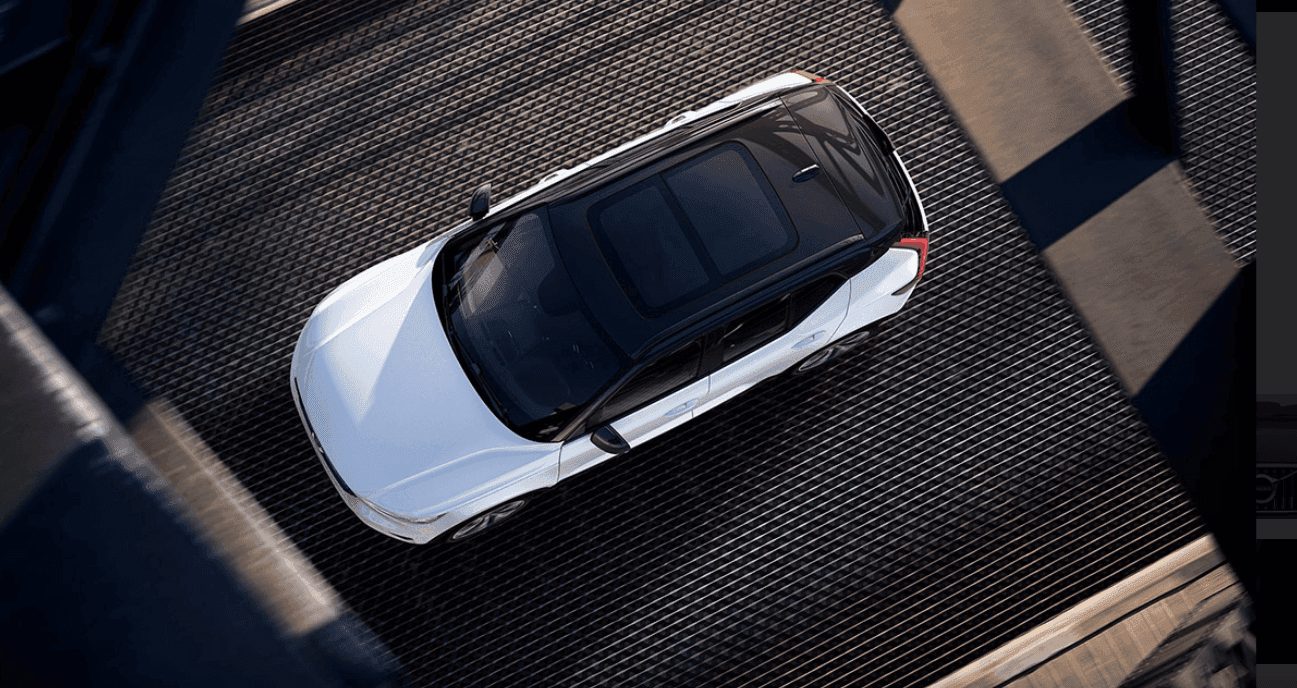 Strecha auta Volvo XC40 Plus na dlhodobý prenájom.
