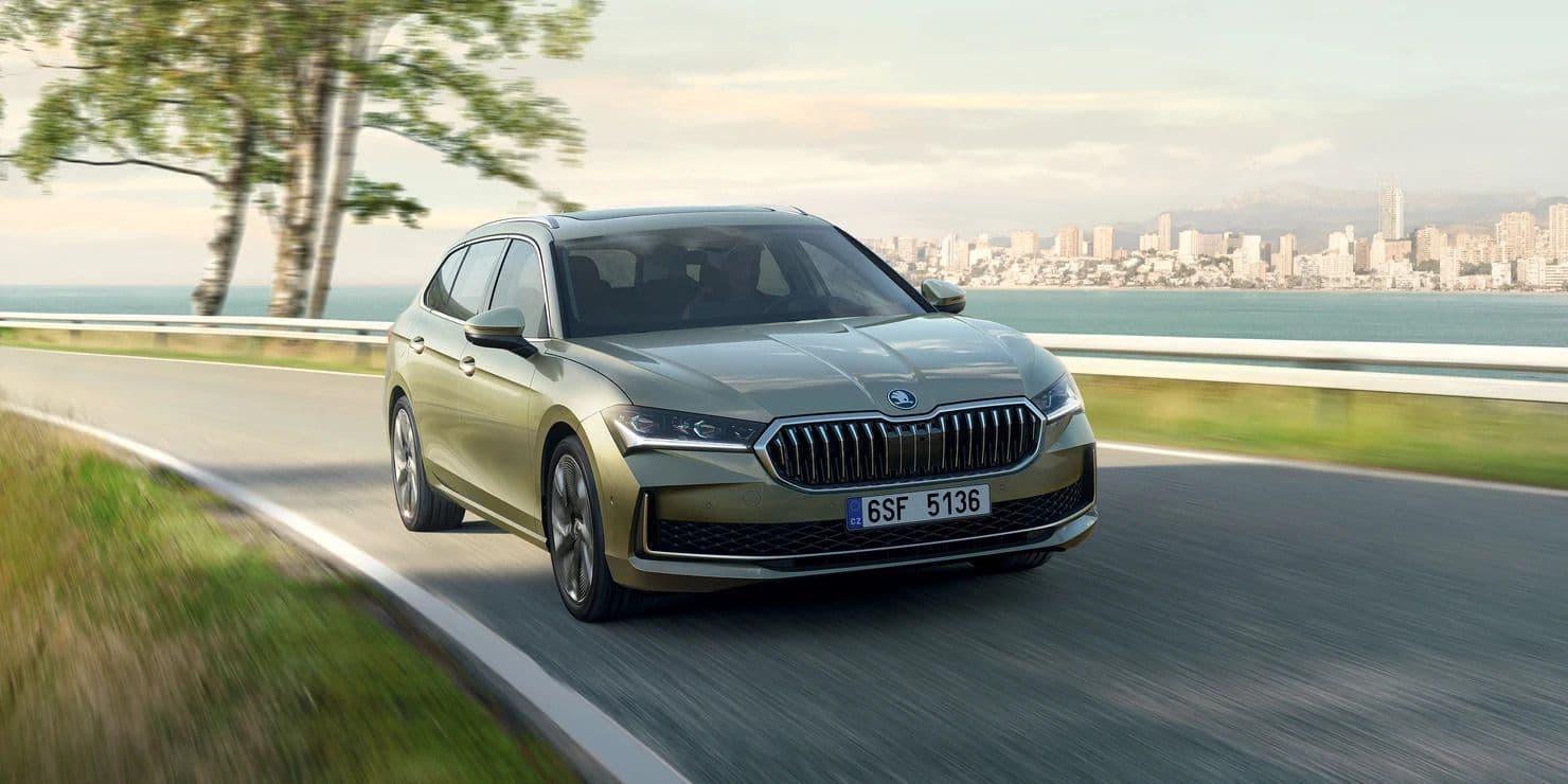 Dlhodobý prenájom auta Škoda Superb Combi Sportline.