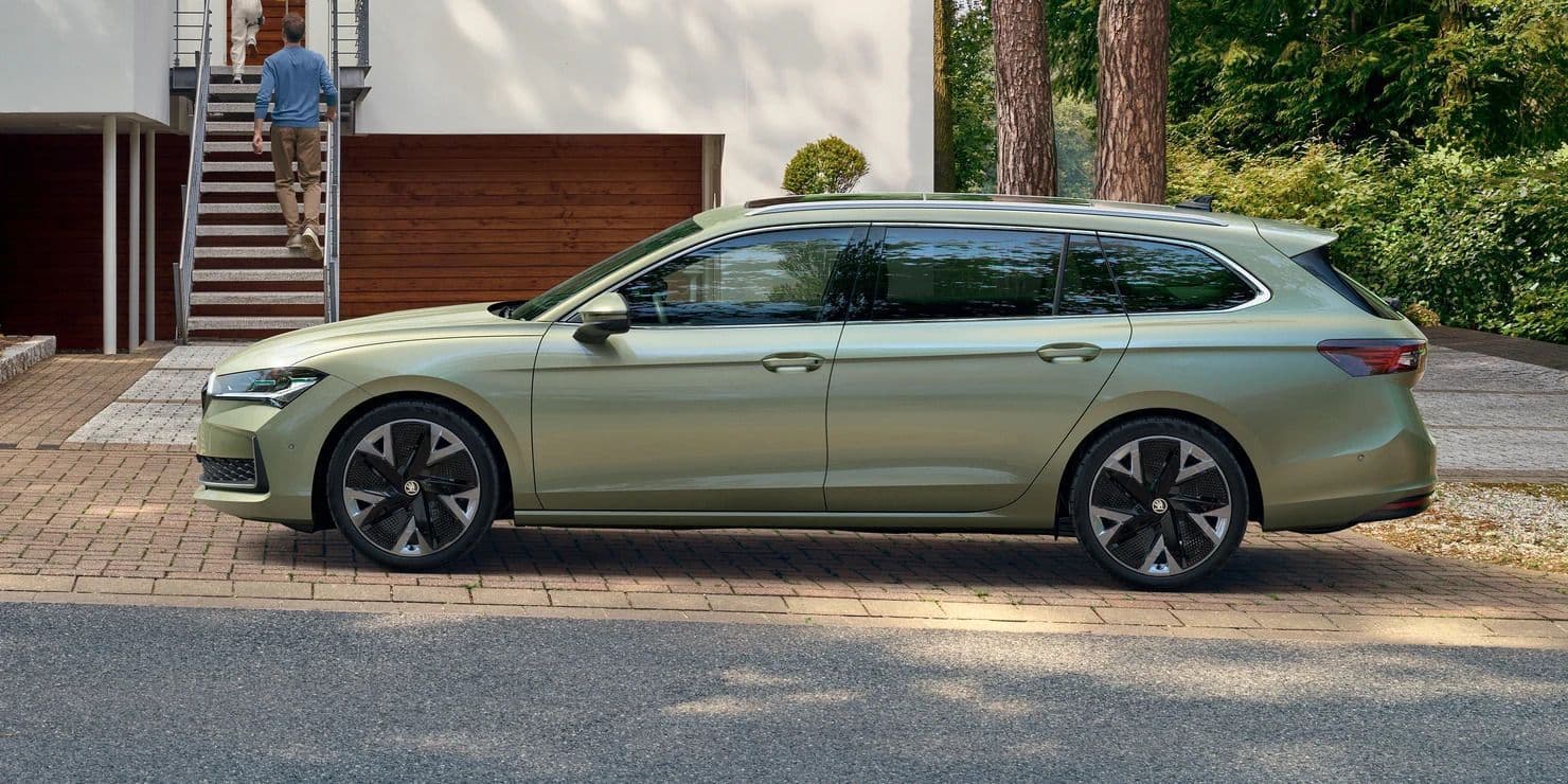 Škoda Superb Combi Sportline v ponuke od Payless Gigarent.