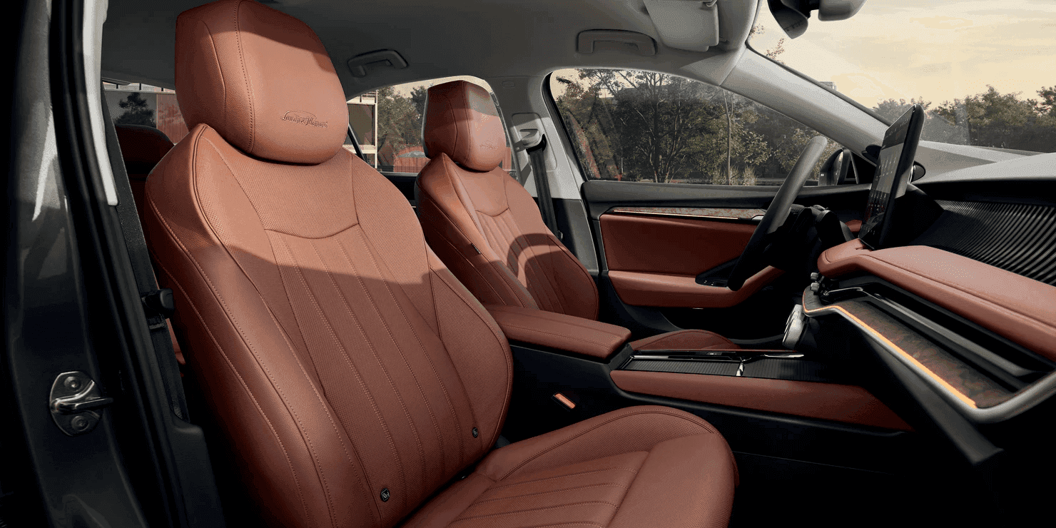 Škoda Superb Sportline interiér Payless Gigarent.