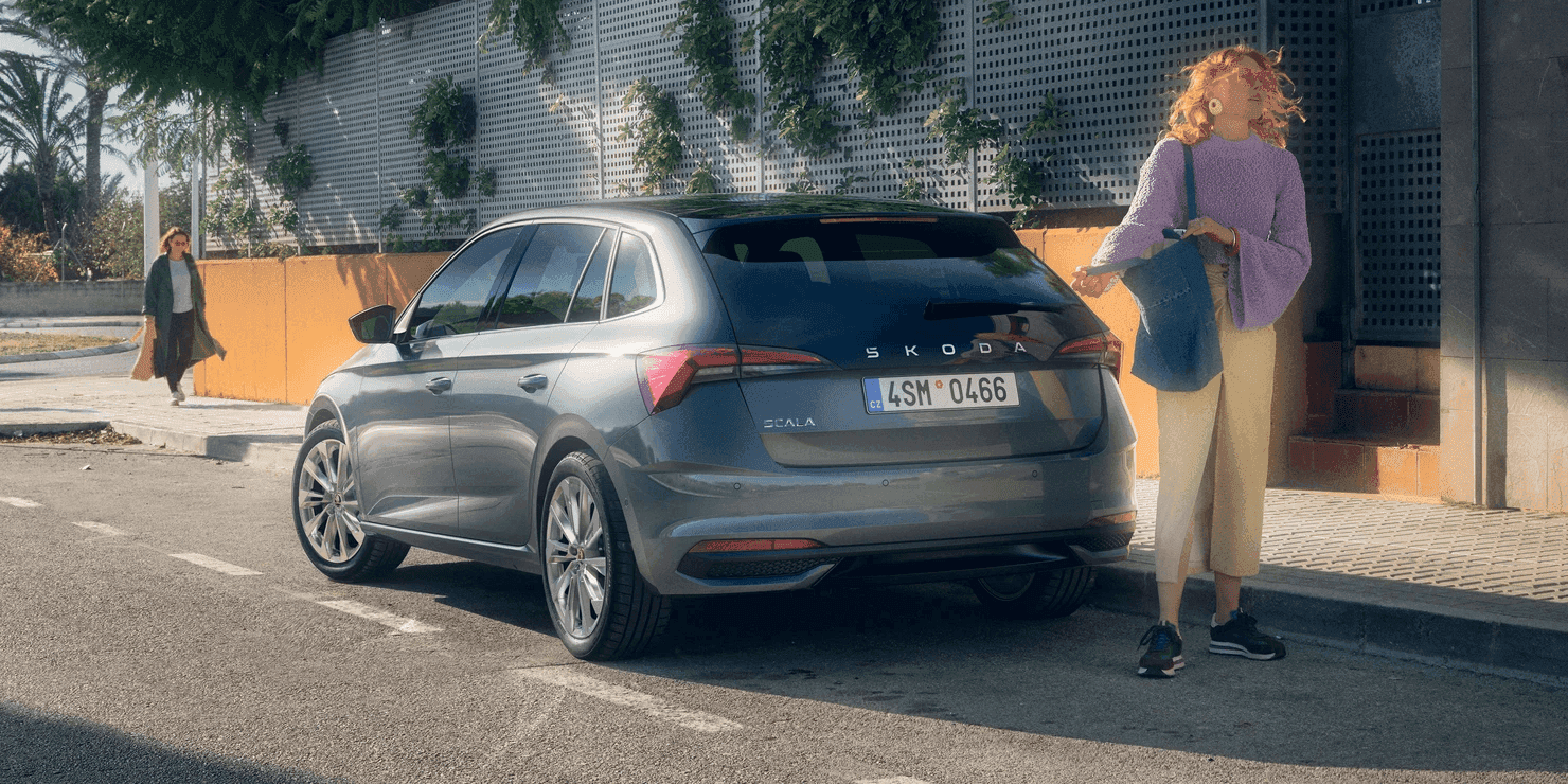 Exteriér auta Škoda Scala Top Selection na dlhodobý prenájom.