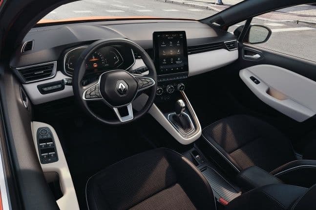 Výbava auta Renault Clio Techno na dlhodobý prenájom.
