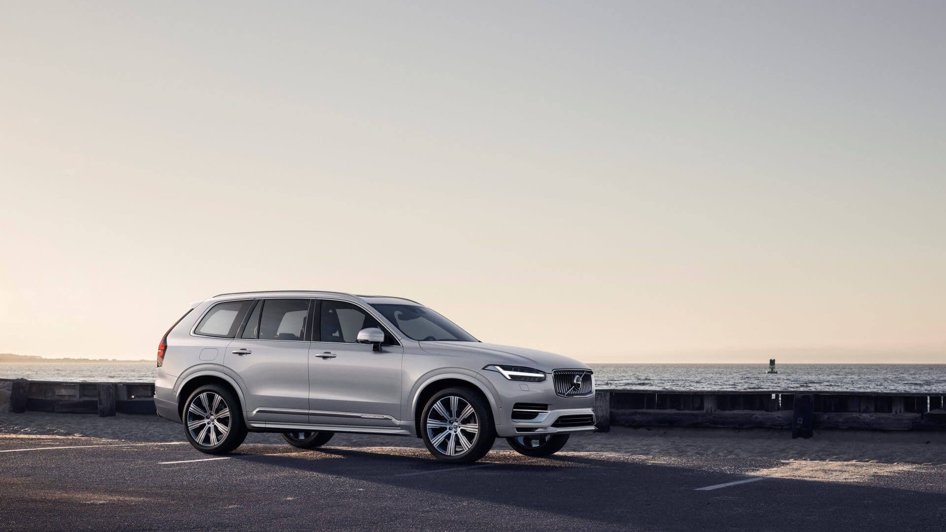 Dlhodobý prenájom auta Volvo XC90 Plus.
