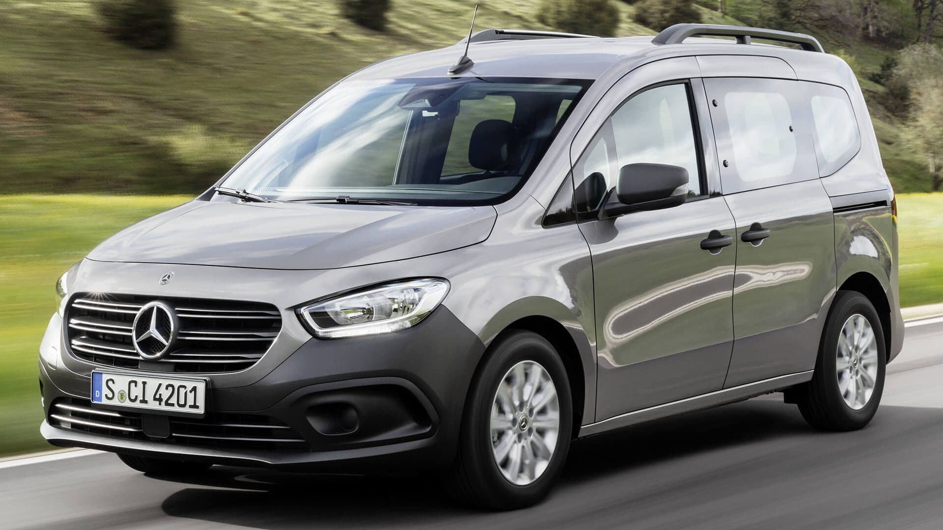 Dlhodobý prenájom auta Mercedes-Benz Citan Tourer.