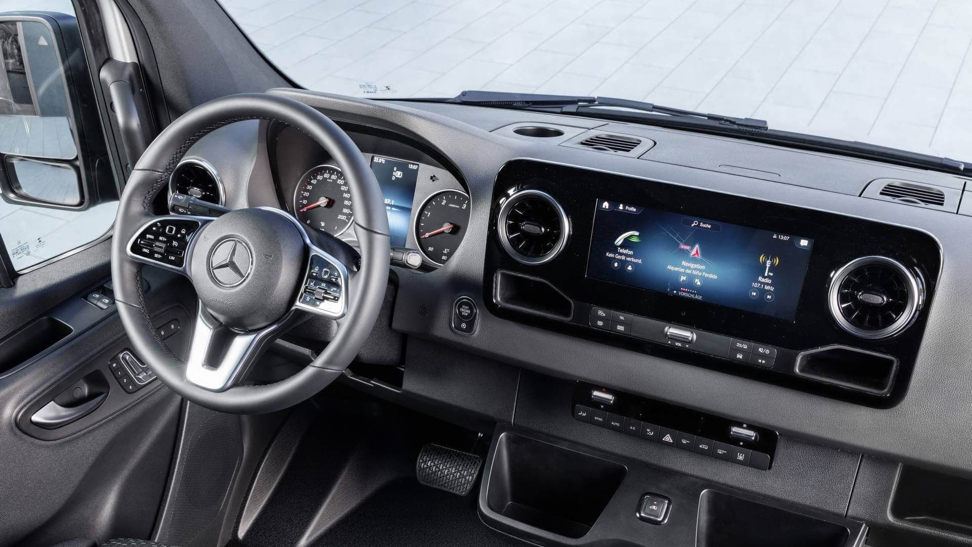 Interiér auta Mercedes-Benz Sprinter na dlhodobý prenájom.