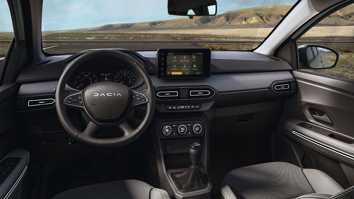 Interiér auta Dacia Sandero na dlhodobý prenájom.