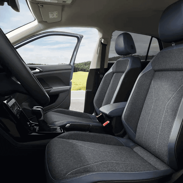 Interiér auta VW T-Cross R-Line na dlhodobý prenájom.