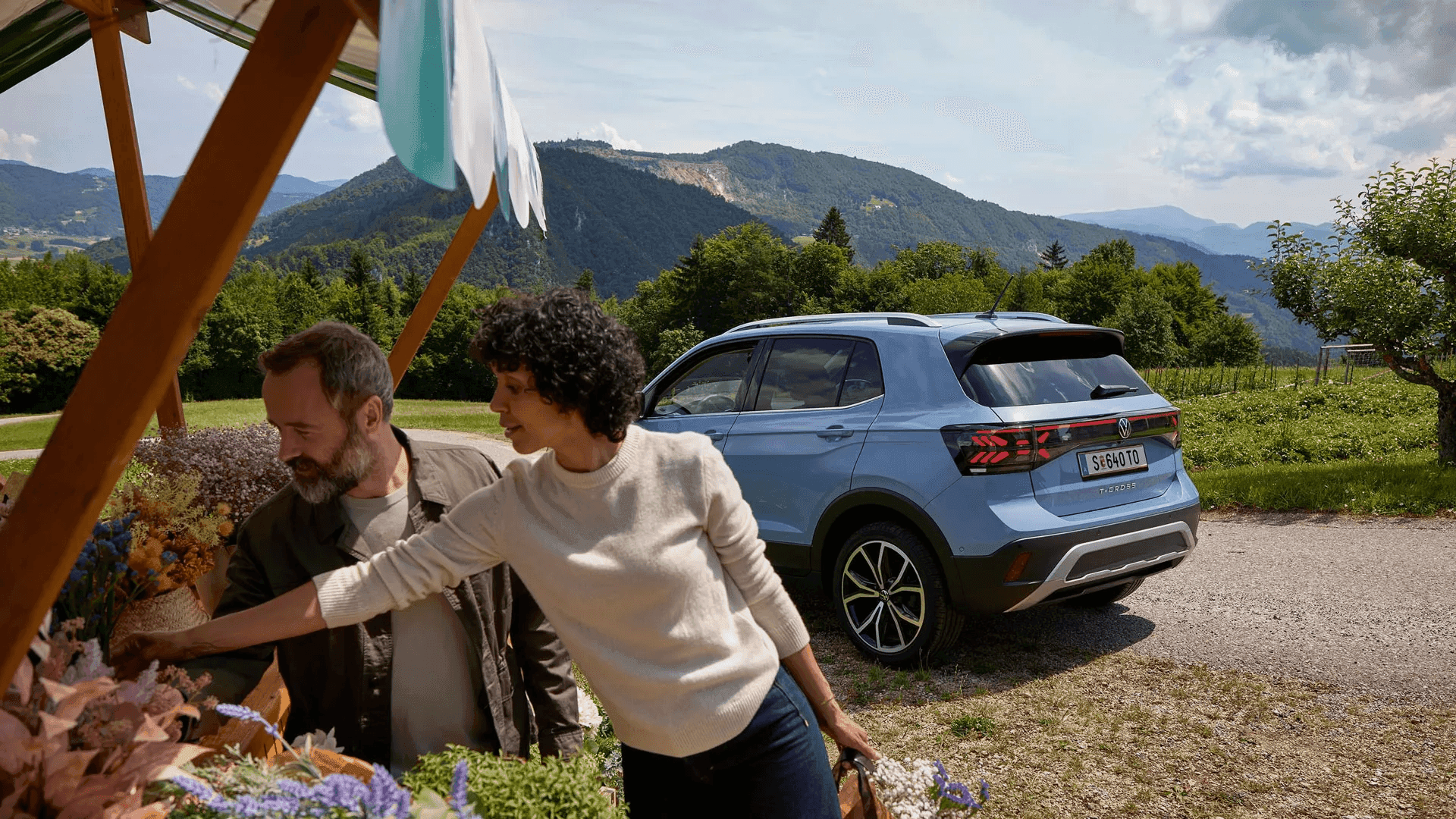 Exteriér auta VW T-Cross R-Line na dlhodobý prenájom.