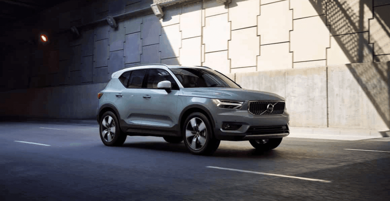 Dlhodobý prenájom auta Volvo XC40 Plus.