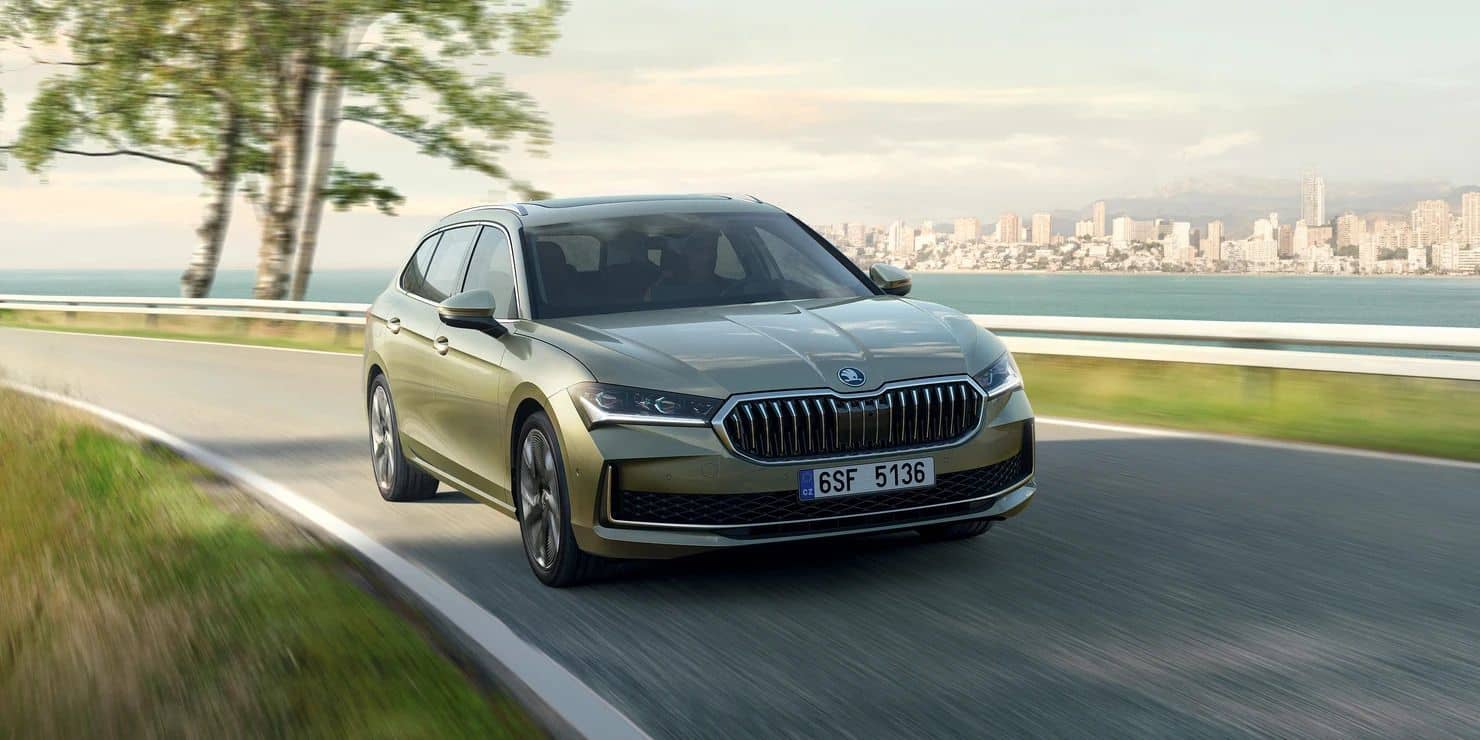 Dlhodobý prenájom auta Škoda Superb Combi Sportline.
