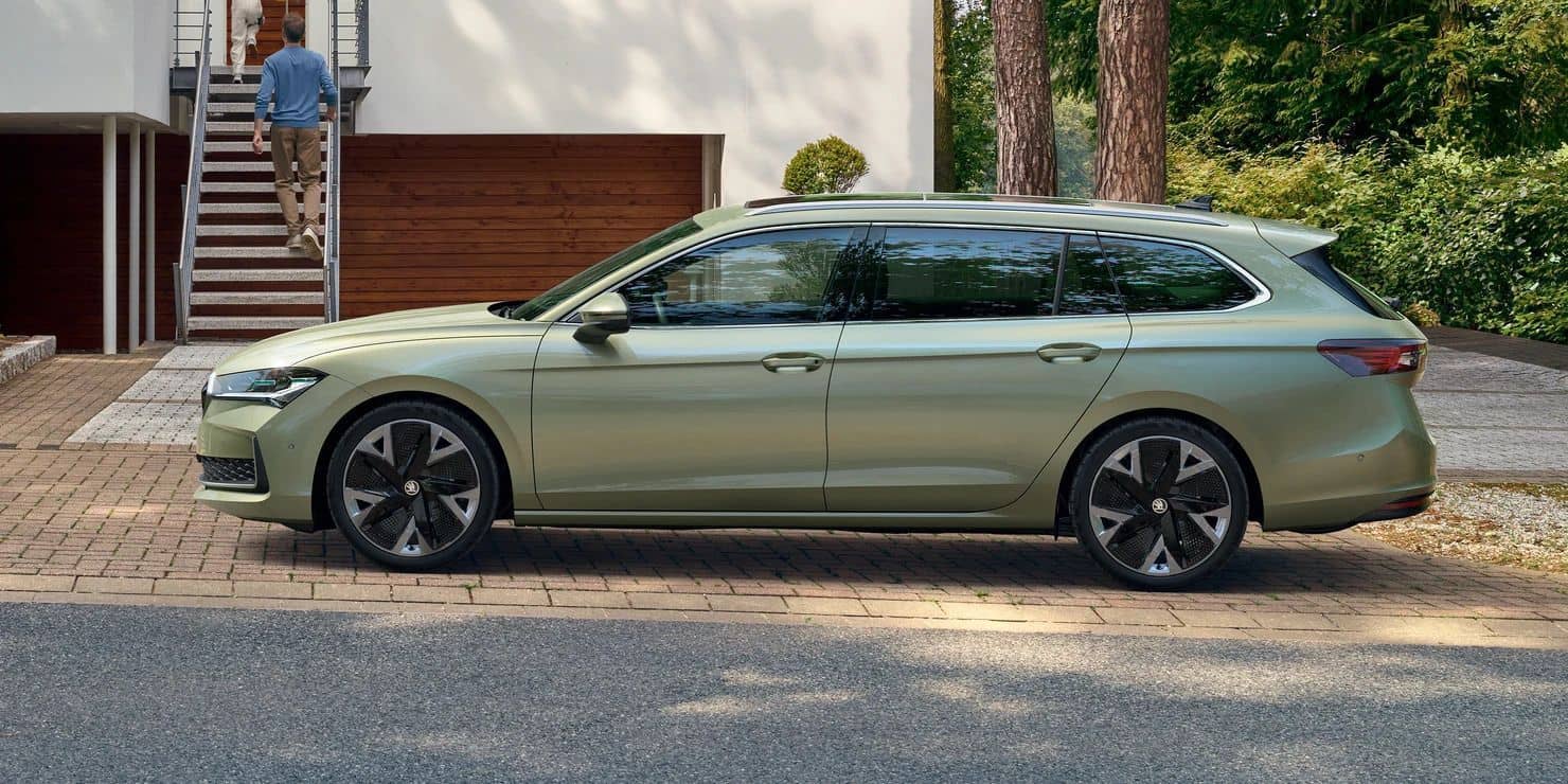 Škoda Superb Combi Sportline v ponuke od Payless Gigarent.