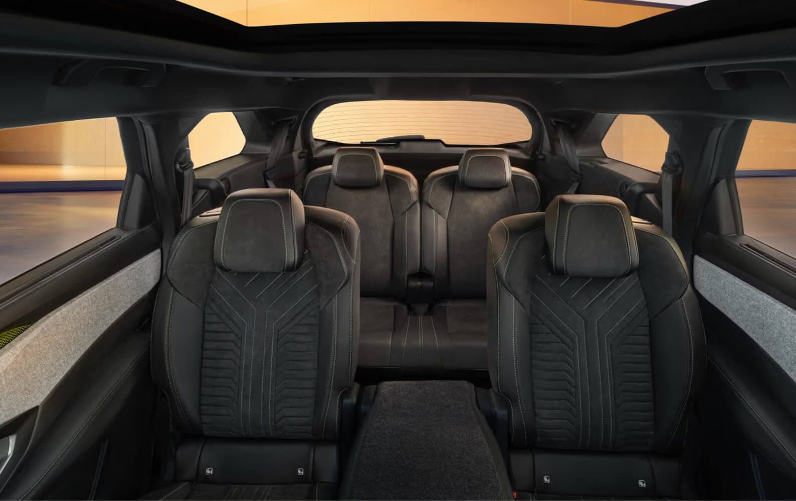 Sedadlá auta Peugeot 5008 na dlhodobý prenájom.