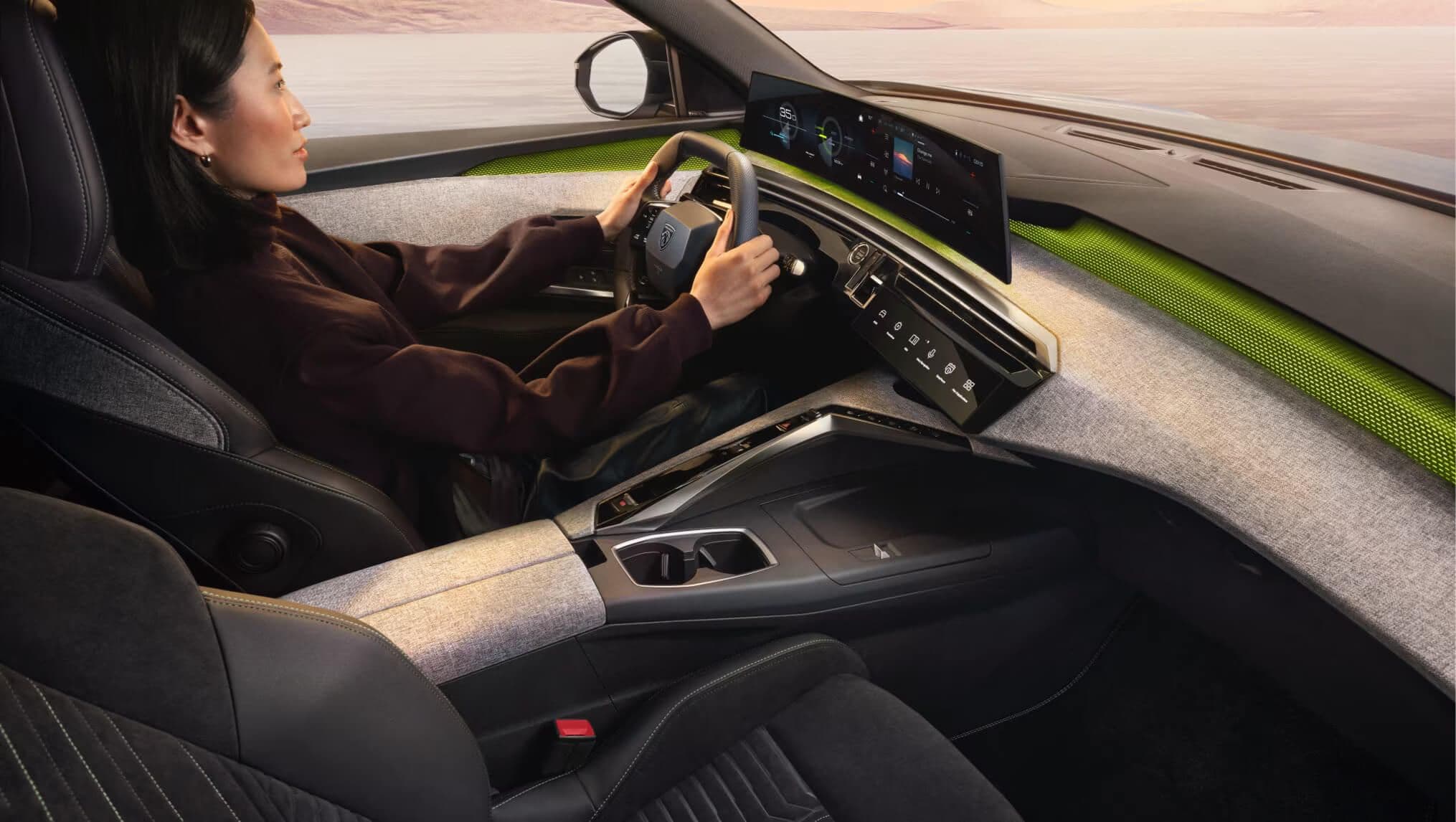 Výbava auta Peugeot 5008 na dlhodobý prenájom.
