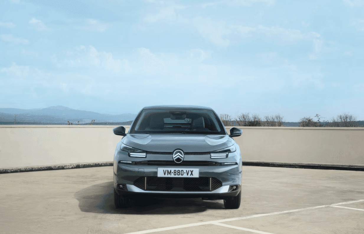 Citroen C4 Plus v ponuke od Payless Gigarent.
