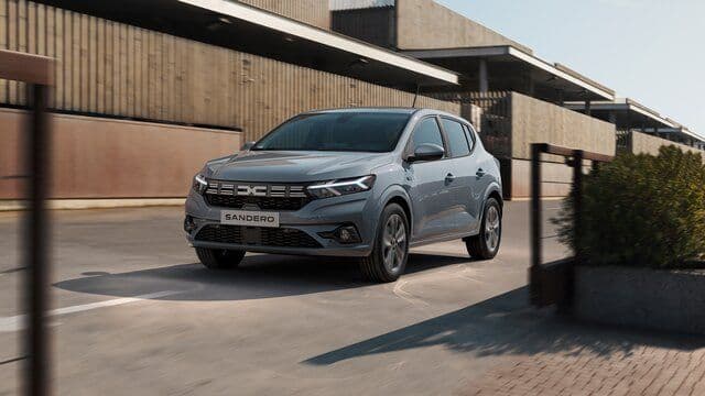 Exteriér auta Dacia Sandero na dlhodobý prenájom.