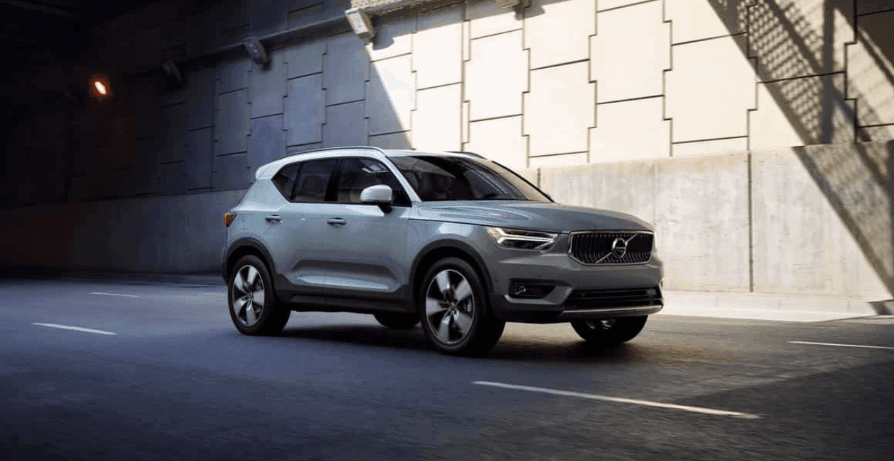 Dlhodobý prenájom auta Volvo XC40 Plus.